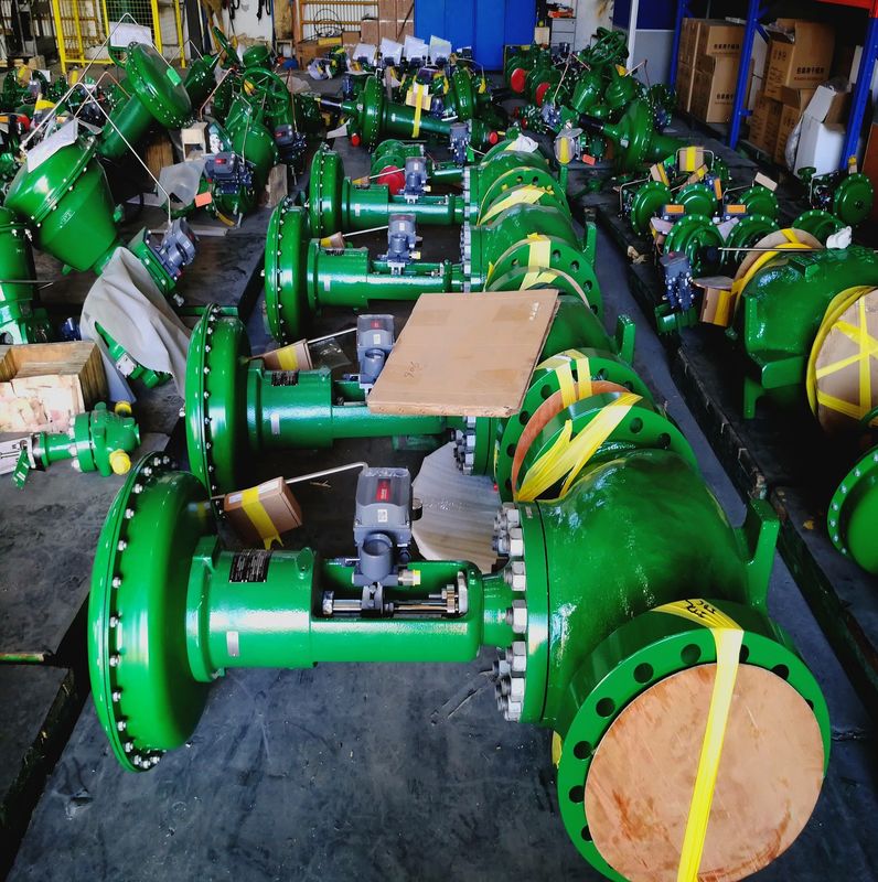 Fisher ET EZ EWT Pneumatic Control Valve with DVC6200 DVC2000 Digital valve controller and 67CFR