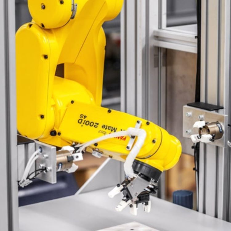 Small 6 Axis Robot Arm LR Mate 200iD For Spraying Industrial Robotic Arm