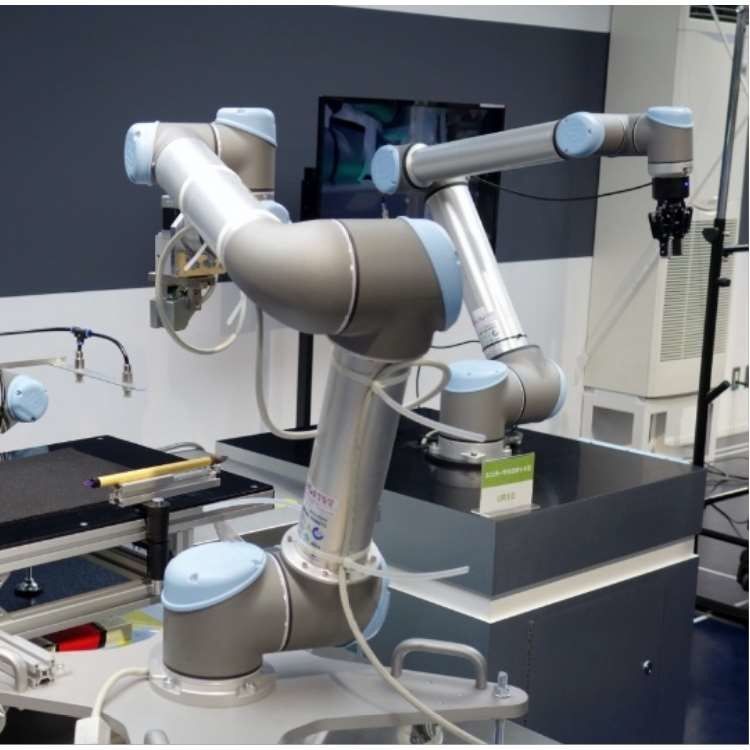 Collaborative Robot UR Robot UR3e 6 Axis Robotic Arm For Visual Sorting ...