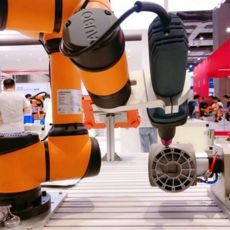 AUBO I5 6 Axis Collaborative Robot Arm For Locking Screw As Cobot