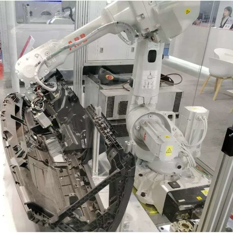Pick And Place Robot IRB 2600-12/1.65 Robotic Arm 6 Axis As Industrial ...