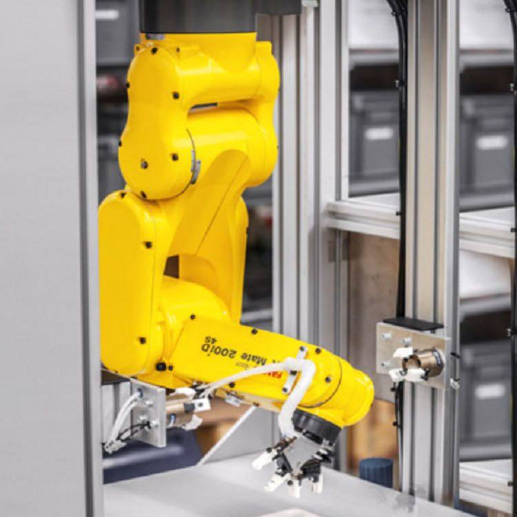 Fanuc LR Mate 200iD/7L Payload 7kg Reach 911mm Mini Robot For Handing