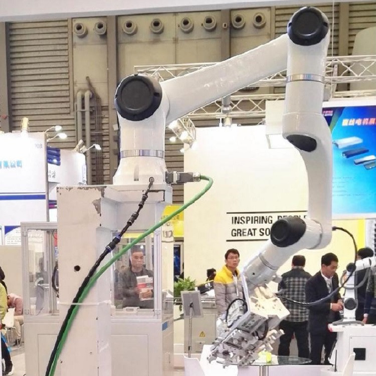 6 Aixs Cobot Of Elfin E03 With 3KG Payload 590MM Reach For Universal ...