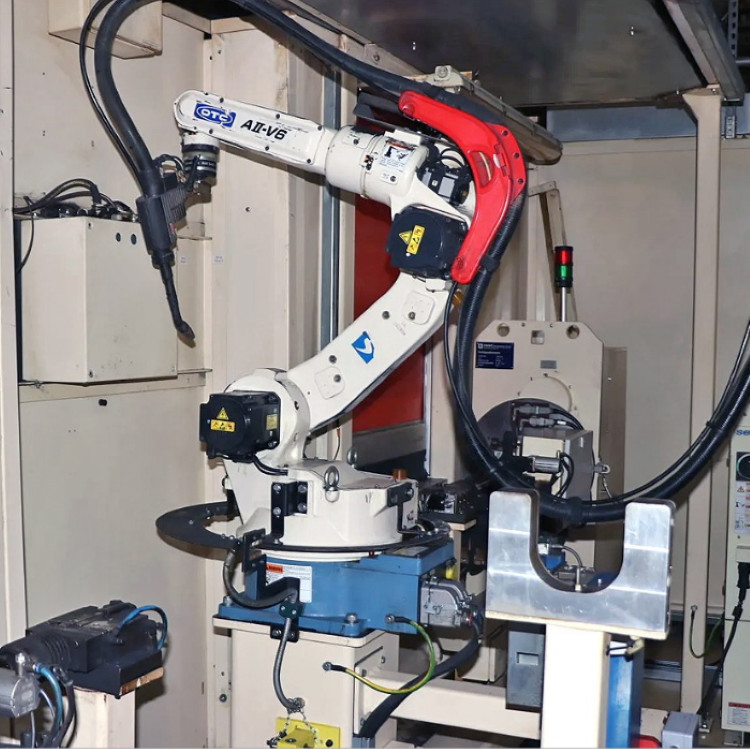 Welding Torches Automatic Welding Robot OTC FD-V8 8kg Payload For Mig ...