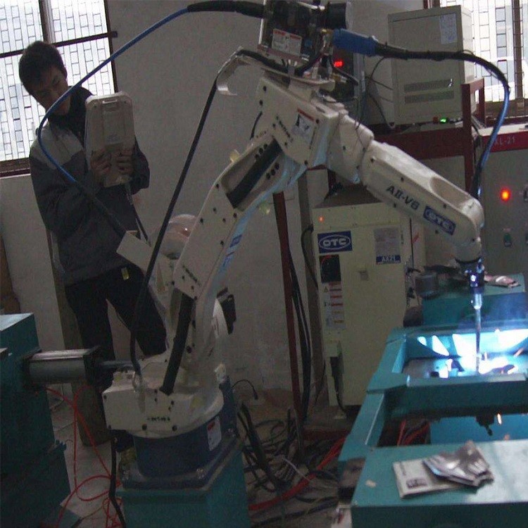 6 Aixs Industrial Robot FD-B6L Of ARC Welding Robot With DM350 Mig ...
