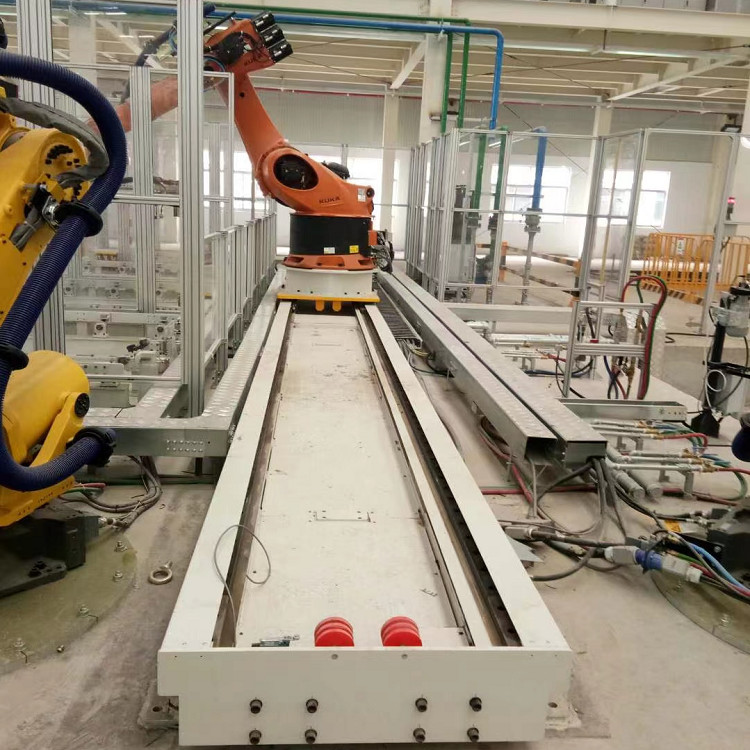Robot On Guide Rails Robot Guide Rails With 500KG Payload And 2000MM Reach As Linear Guide ...