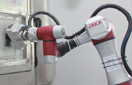 Flexible JAKA 6 Axis 819mm Reach 7kg Payload Collaborative Welding Robot With Binzel