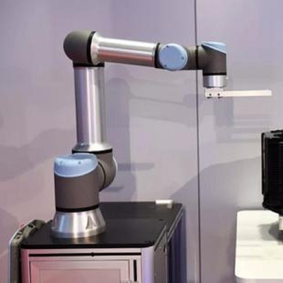 Collaborative Robot UR 16e With 16KG Payload With Vacuum Suction Cups Of Manipulator As Cobot
