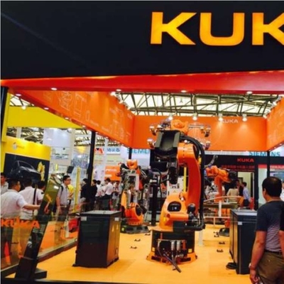 Kuka Robot KR 70 R2100 With CNGBS Gun Cleaning Station For Welding Automation With 6 Axis Robot Arm