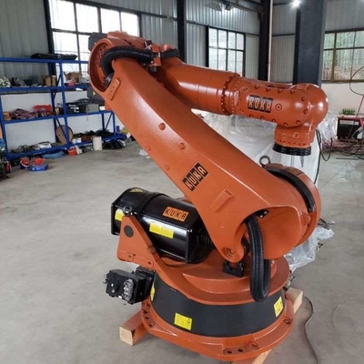 Kuka Robot KR 70 R2100 With CNGBS Gun Cleaning Station For Welding Automation With 6 Axis Robot Arm
