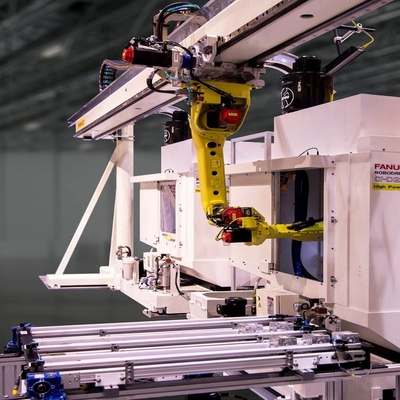 Palletizing 6 Axis Robotic Arm With Industrial Robot Controller Of M-20iA For