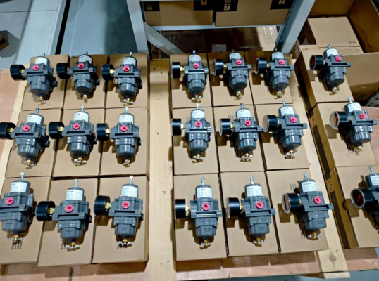 Fishere 67CFR Series Instrument Supply Regulators 67CFR 67CFR-239 67CFR-600