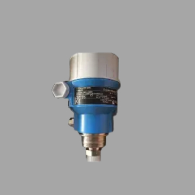 Natural gas valve skid equipped with an Endress+Hauser Proline Prowirl R 200 flowmeter and a Deltabar PMC51B pressure transmitter.