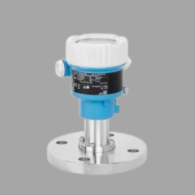 Natural gas valve skid equipped with an Endress+Hauser Proline Prowirl R 200 flowmeter and a Deltabar PMC51B pressure transmitter.