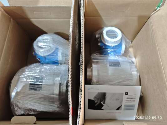 Bronkhorst IN-FLOW Digital Flow Meter with ±0.05% Accuracy, Stainless Steel Construction, and 0.5 M3/h to 263000 M3/h Range