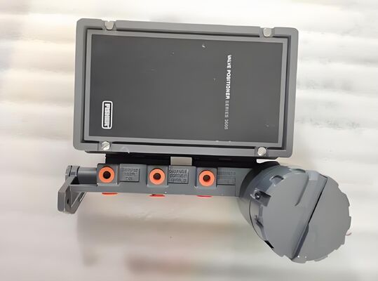 Fisher 3620J Single-Acting Electro-Pneumatic Positioner with 4-20 mA DC Signal and Corrosion Resistant Design