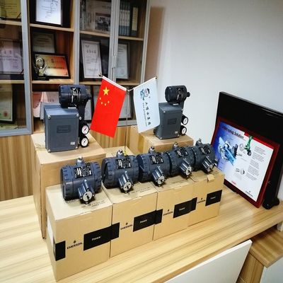 Fisher 4211 electronic position transmitter with 50 Measuring range and 6 Protection grade for fisher valve