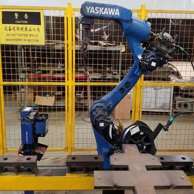 6 Axis Automatic Welding Robot Motoman AR2010 With Welder RD350S