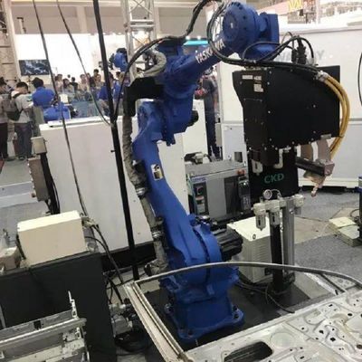 Welding Machine Of Motoman AR1440 Industrial Robot With Other ARC Welders As Automatic Welding Robot