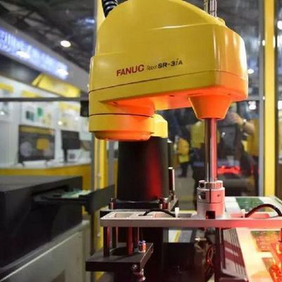 4 Aixs Scara Robot SR-3iA With 3kg Payload Robotic Arm As Pick And Place Machine For Material Handling Equipment