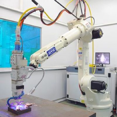 Automatic Welding Robot Of Welding Robot FD-V8L With DM350 ARC Welders As Mig Welding Machine