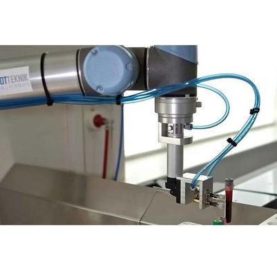 Universal Robot UR 3e With 3KG Payload 6 Axis Industrial Robot Arm As Cobot For Engine Assembly