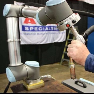 Automatic Robotic Arm 6 Axis UR5e Loading And Unloading Pick And Place Robot
