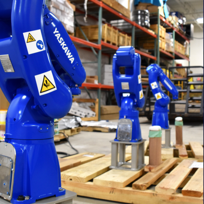 Yaskawa MOTOMAN GP8 Industrial Robot For Milling Manipulator Arm Lift Pick 2